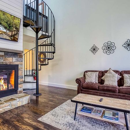 Gatlinburg Mountain Townhome With Pool Access! 외부 사진