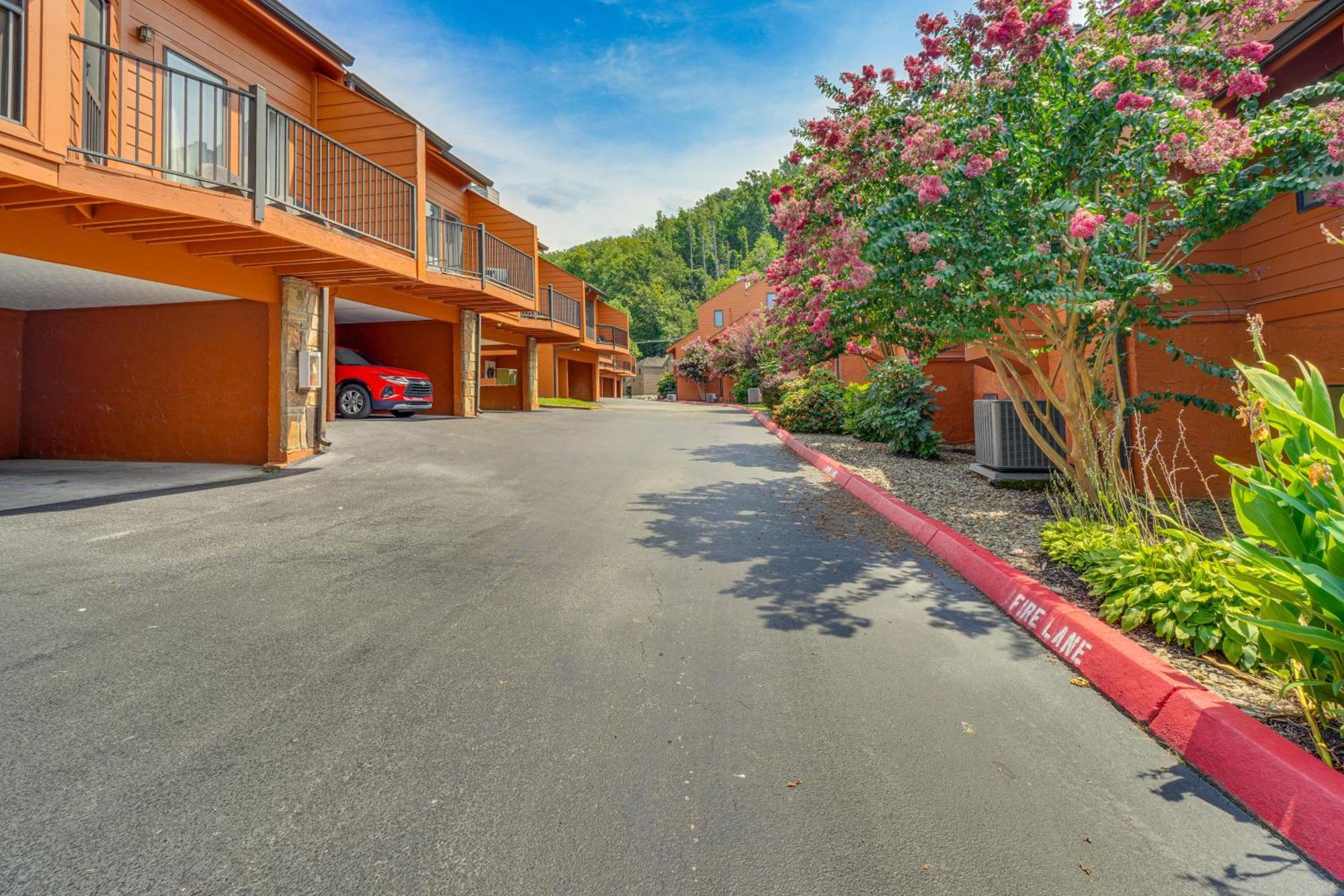Gatlinburg Mountain Townhome With Pool Access! 외부 사진