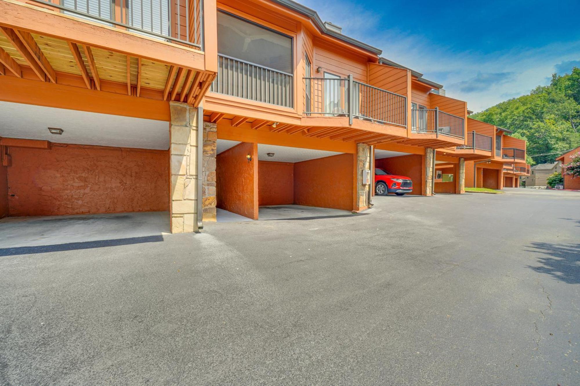 Gatlinburg Mountain Townhome With Pool Access! 외부 사진
