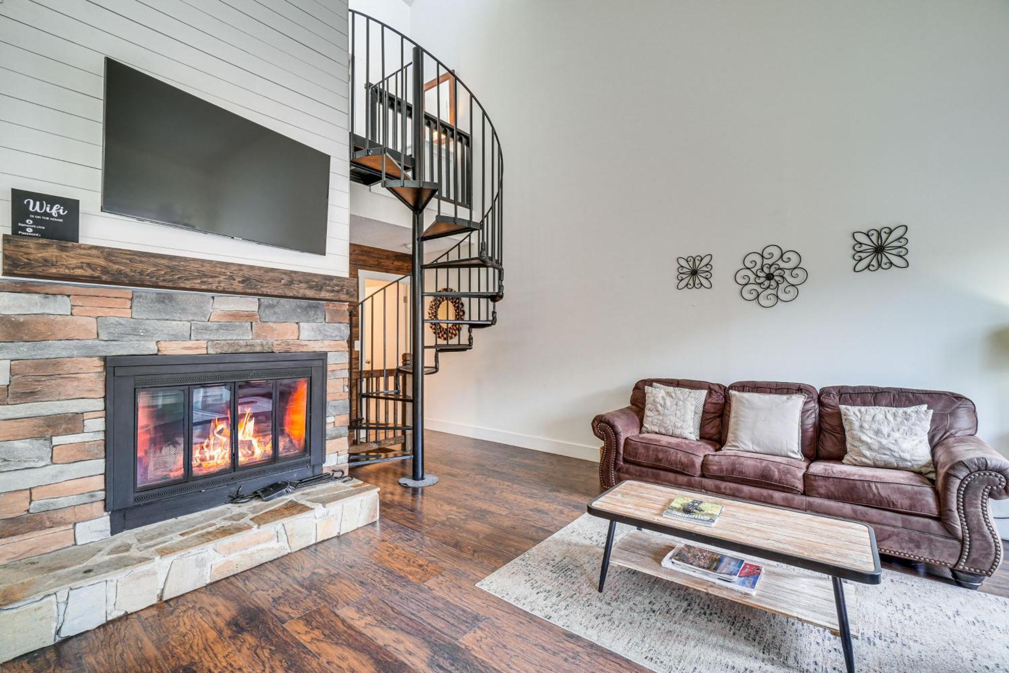 Gatlinburg Mountain Townhome With Pool Access! 외부 사진