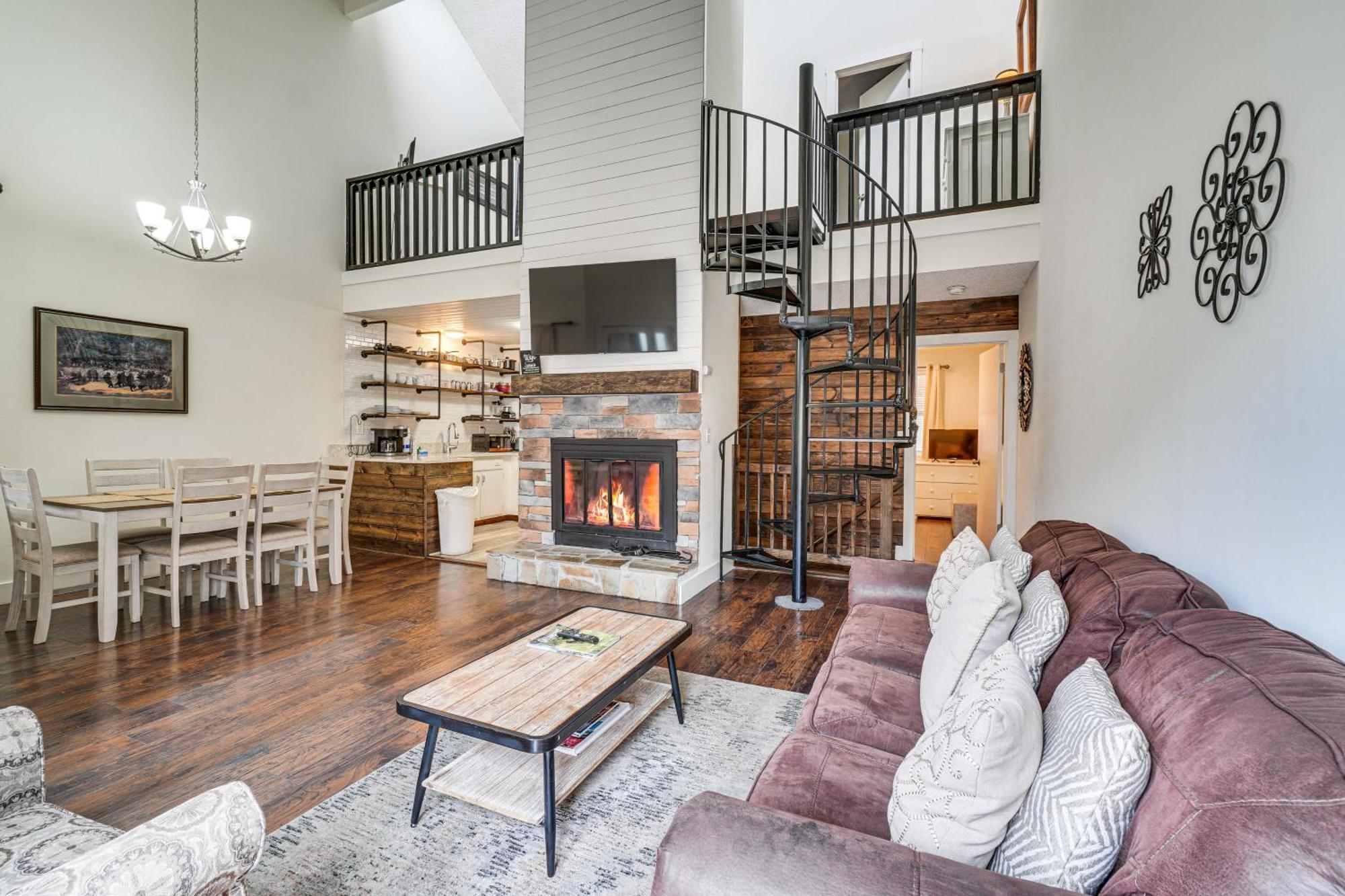 Gatlinburg Mountain Townhome With Pool Access! 외부 사진